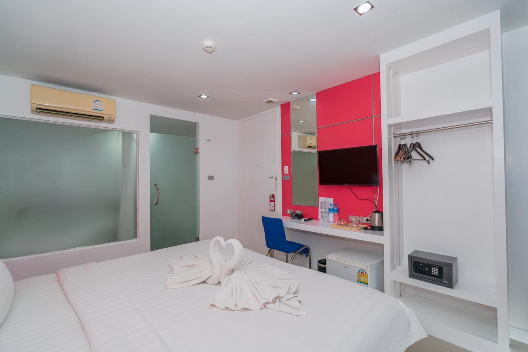 Patong Diamond Hotel Buitenkant foto